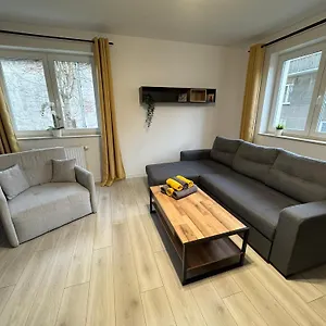 Apartament Wiosenny Kamienica Grochow With Free Parking, Warszawa